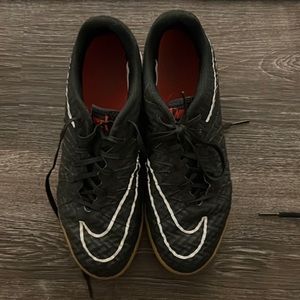 Mens size 6 Nike indoor soccer shoes. Game used but life left.